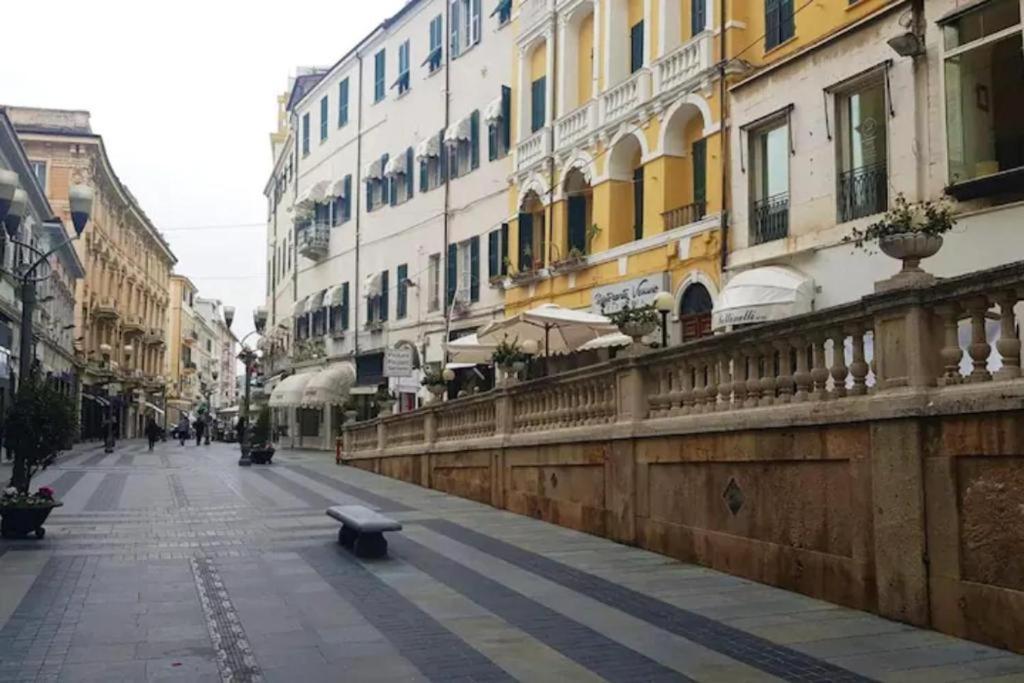 Appartement Casa Carina Centro Citta Con Garage Privato à San Remo Extérieur photo