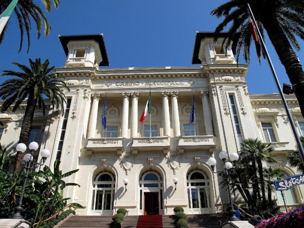 Appartement Casa Carina Centro Citta Con Garage Privato à San Remo Extérieur photo